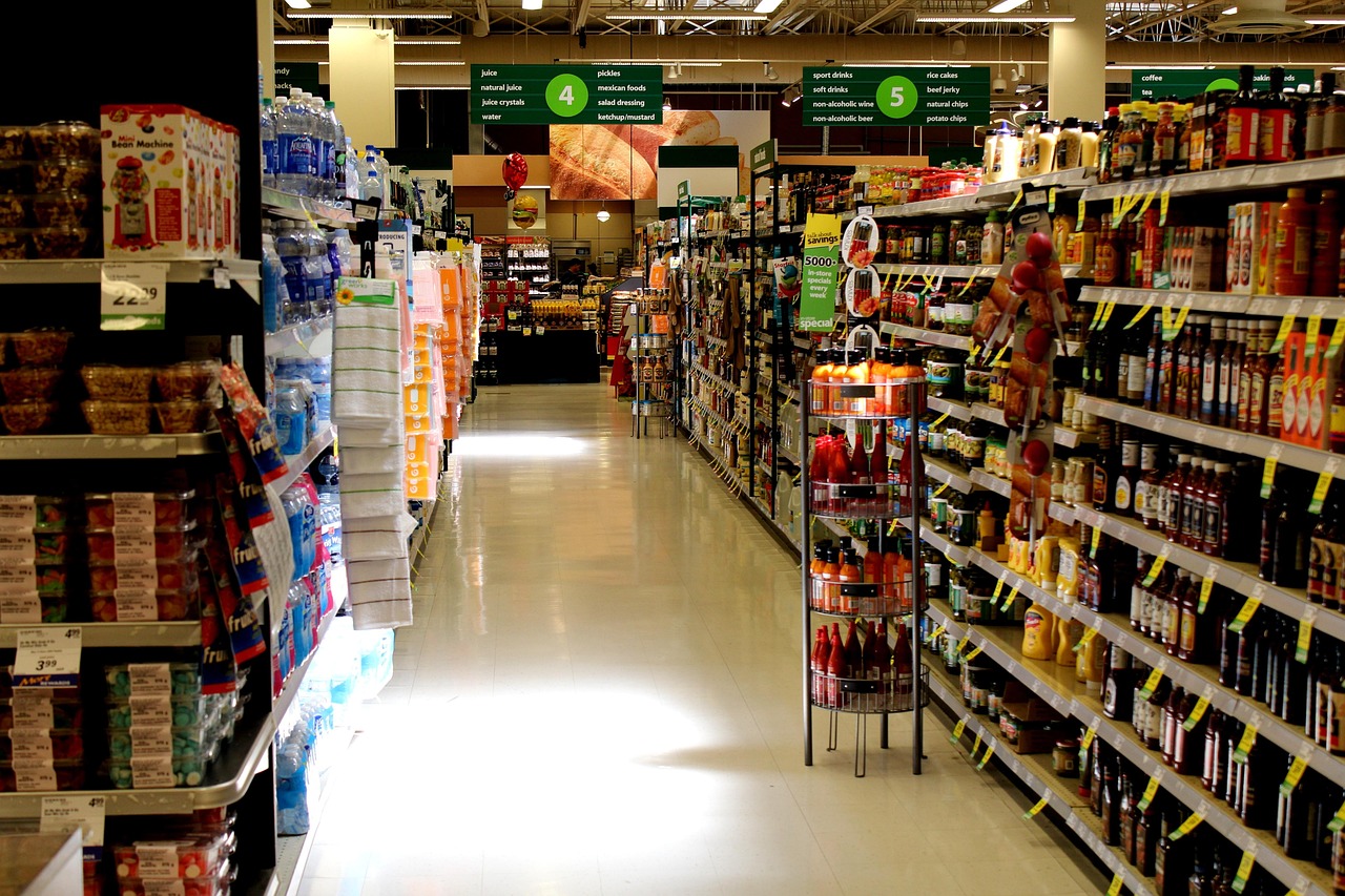Interior supermarket shopping aisles